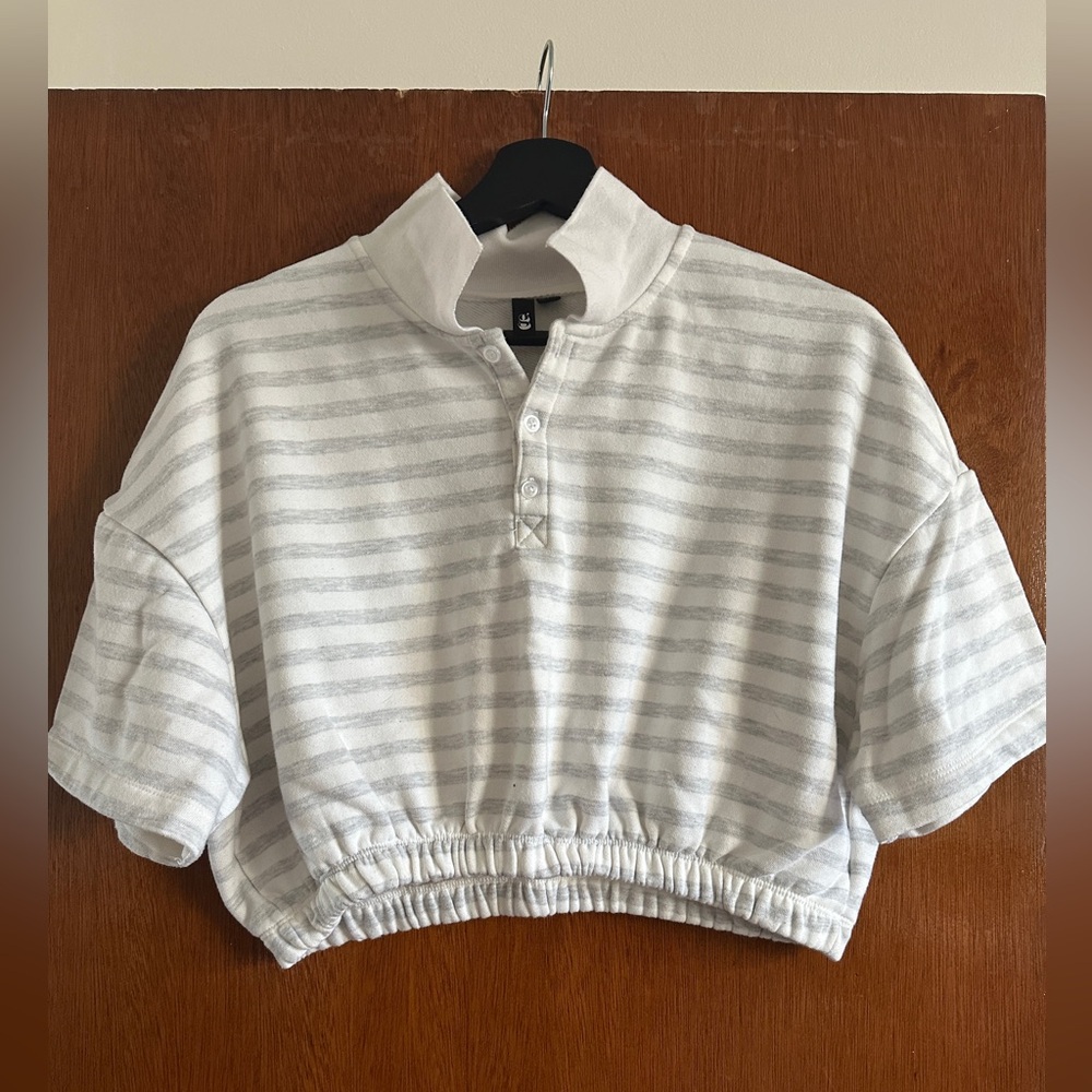 White and Gray striped terry crop top with collar and buttons, size L